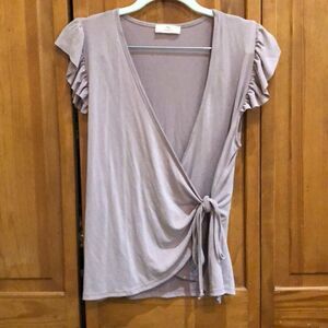 Woman’s Lilac Colored Medium toe front blouse
